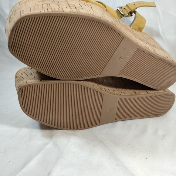 H&M Yellow Platform wedge sandals - Picture 8 of 8